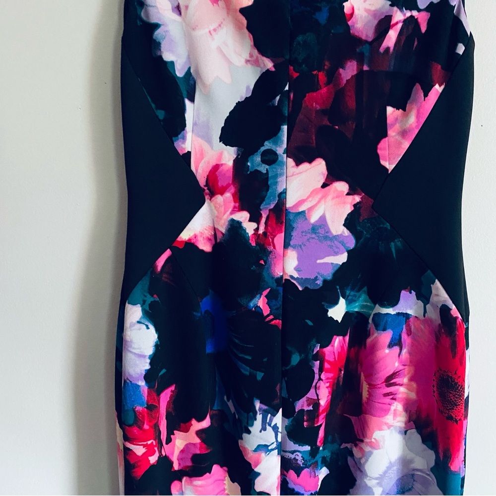 Maggy London Women's Floral Print Short Sleeve Midi Pencil Dress Size 8 - Picture 9 of 11